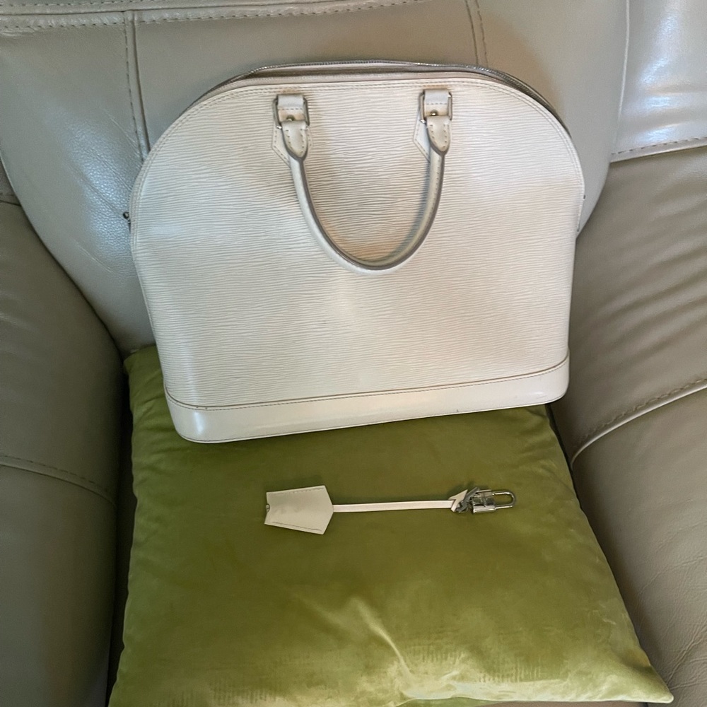 Louis vuitton Alma Gm Epi white and silver